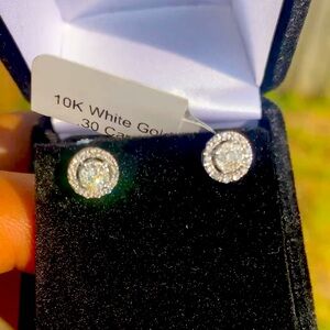 10k white gold, natural diamond men or women .30 carrots